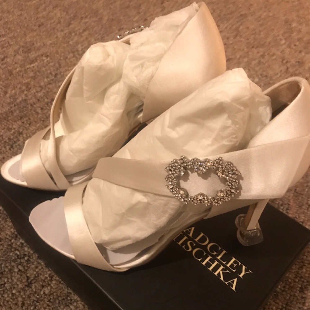 Badgley Mischka Woman’s Night White Satin Heels